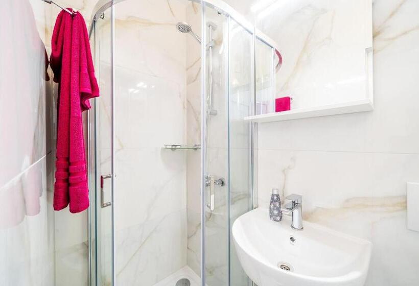 Апартаменты 1 Спальня Вид на Сад, Rooms & Apartments Barišić