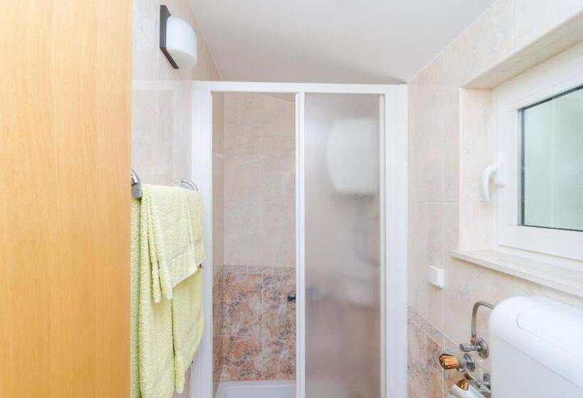 شقة كومفورت غرفة نوم واحدة, Rooms & Apartments Barišić