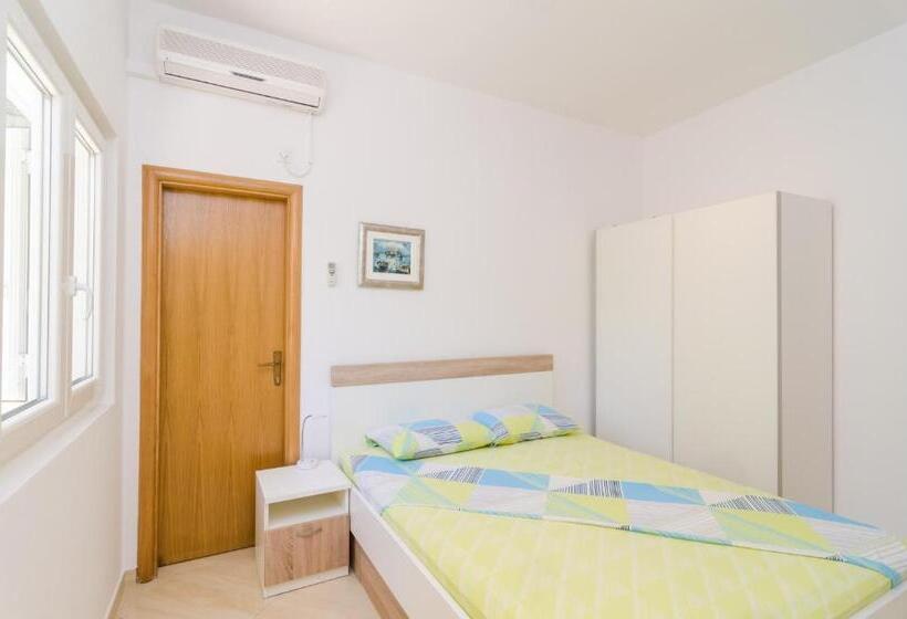 إستوديو قياسى مطلّ علي الحديقة, Rooms & Apartments Barišić