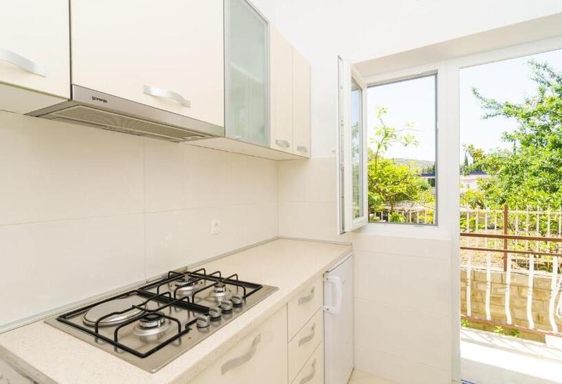 إستوديو قياسى مطلّ علي الحديقة, Rooms & Apartments Barišić