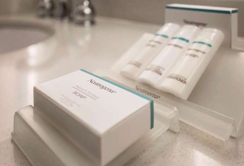 غرفة بريميوم, Fenwick Shores, Tapestry Collection By Hilton