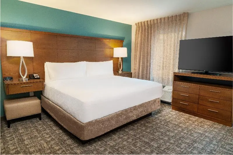 キングサイドベッドのスタンダードワンルーム, Staybridge Suites   Nashville   Franklin, An Ihg