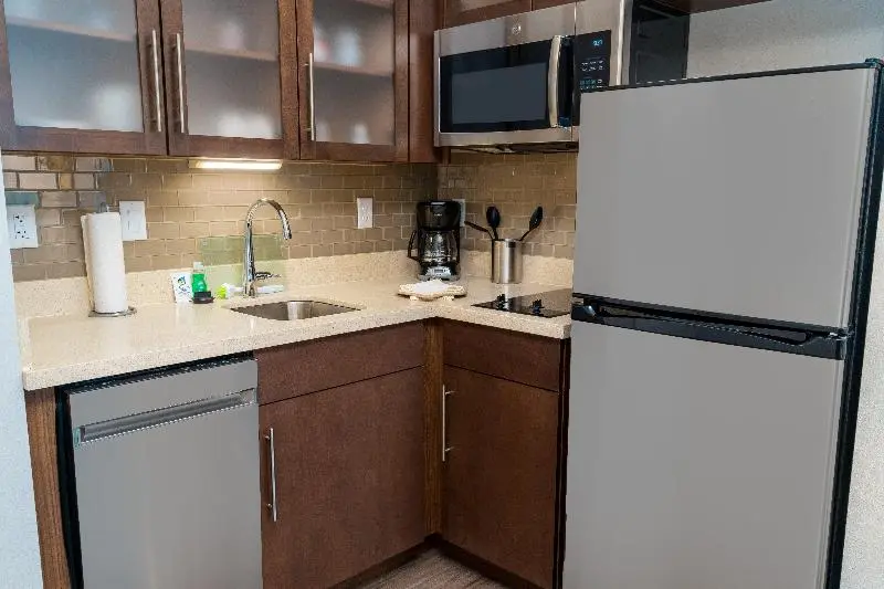 キングサイドベッドのスタンダードワンルーム, Staybridge Suites   Nashville   Franklin, An Ihg