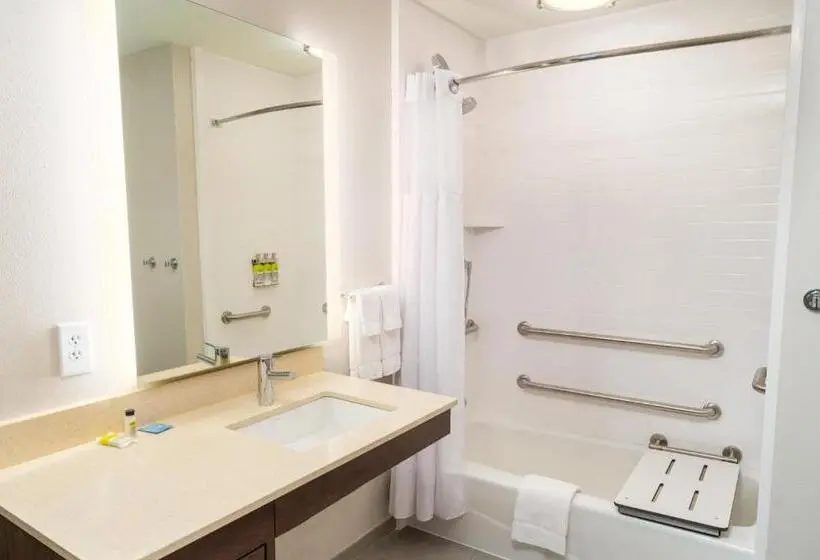 身障者適用キングサイズベッドルーム, Staybridge Suites   Nashville   Franklin, An Ihg
