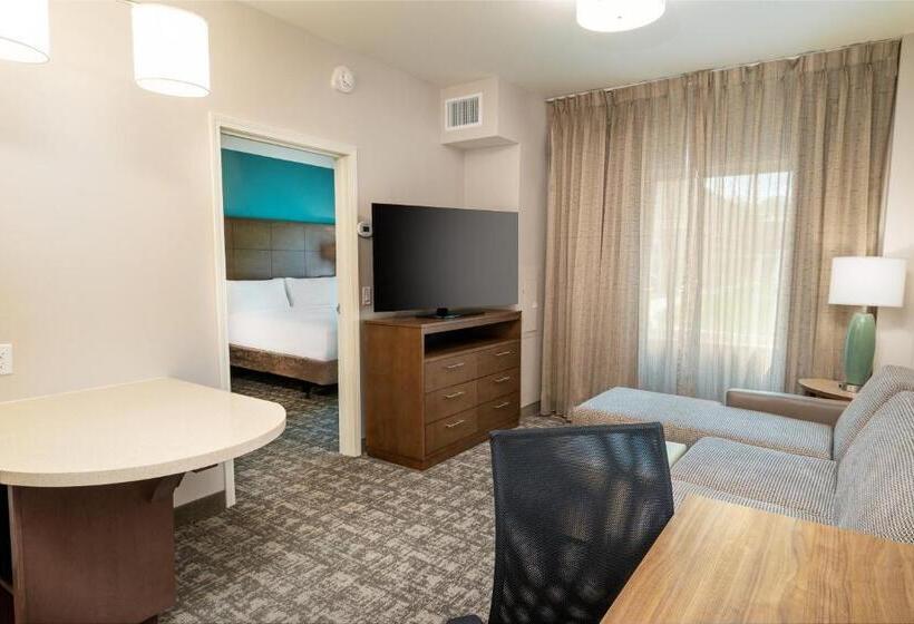 适合残疾人士使用的带超级大床的标准间, Staybridge Suites Nashville Franklin, An Ihg