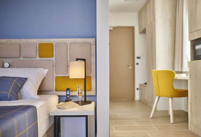 إستديو قياسى مزود بشرفة, Arancini Residence