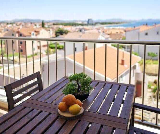 شقة غرفة نوم واحدة مطلة علي البحر مزوَّدة بشُرفة, Arancini Residence