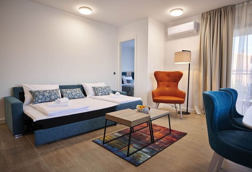 شقة غرفتين نوم مزودة بشُرفة, Arancini Residence