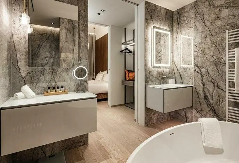 Suite with lake view, Aria Retreat & Spa   The Leading Hotels Of The World, Located Within Parco San Marco Resort