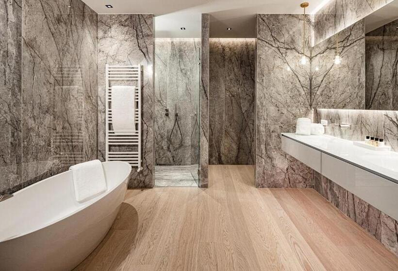 Suite with lake view, Aria Retreat & Spa   The Leading Hotels Of The World, Located Within Parco San Marco Resort