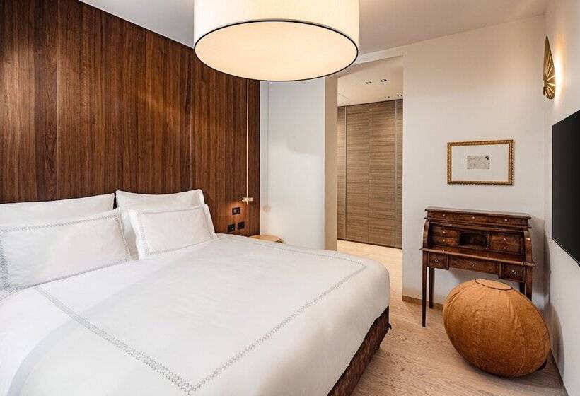 Suite with lake view, Aria Retreat & Spa   The Leading Hotels Of The World, Located Within Parco San Marco Resort