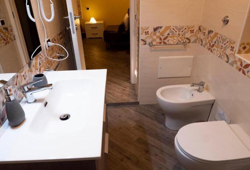 اتاق لوکس, B&b Cosmoneapolitan