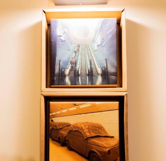 اتاق لوکس, B&b Cosmoneapolitan