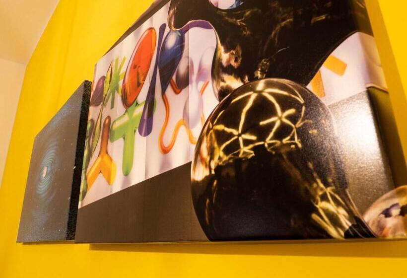 اتاق لوکس, B&b Cosmoneapolitan