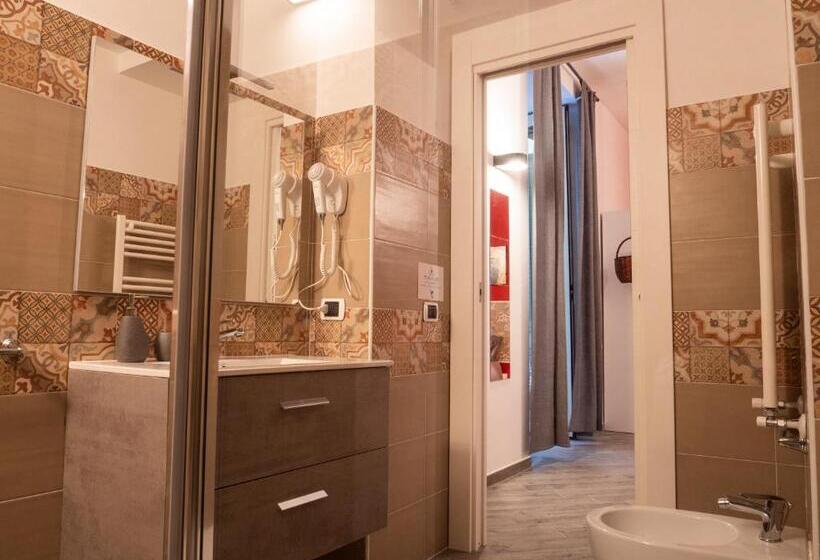 اتاق استاندارد چهار تخته, B&b Cosmoneapolitan