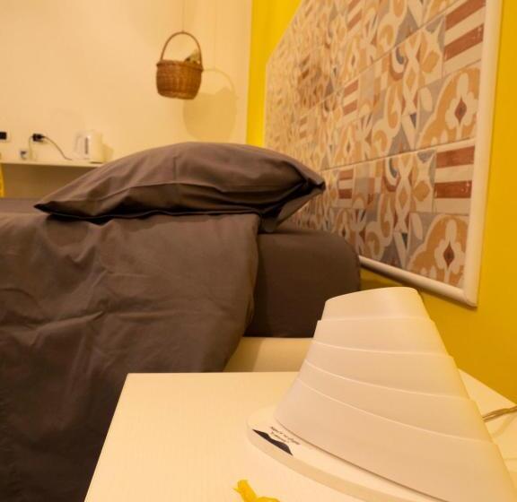 اتاق لوکس, B&b Cosmoneapolitan