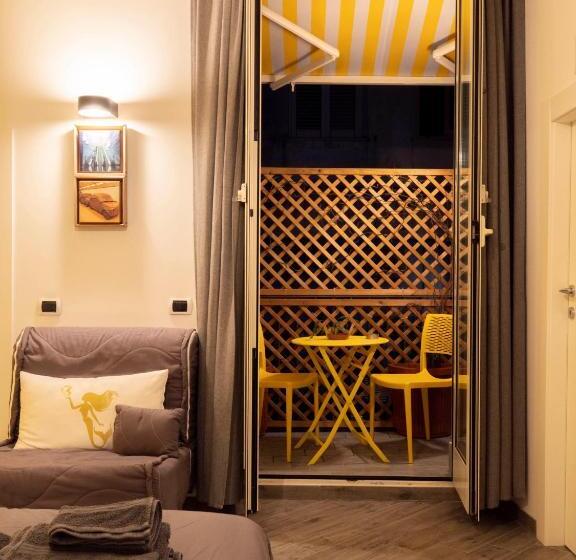 اتاق لوکس, B&b Cosmoneapolitan