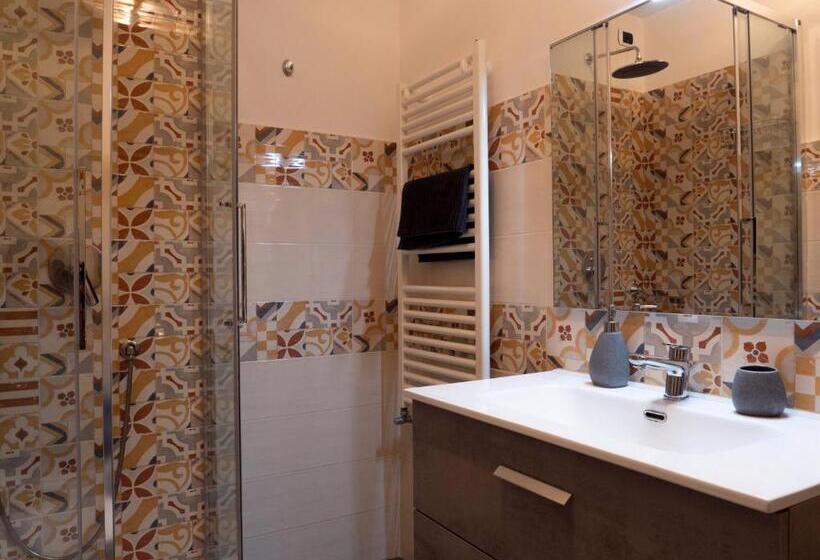 اتاق لوکس, B&b Cosmoneapolitan