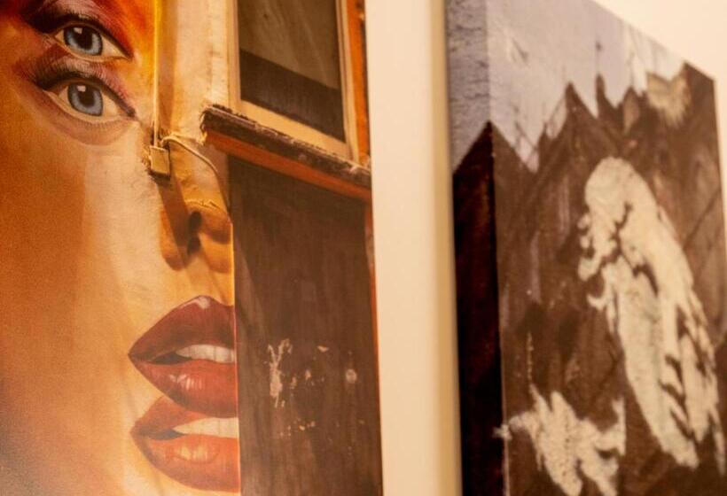 اتاق لوکس, B&b Cosmoneapolitan