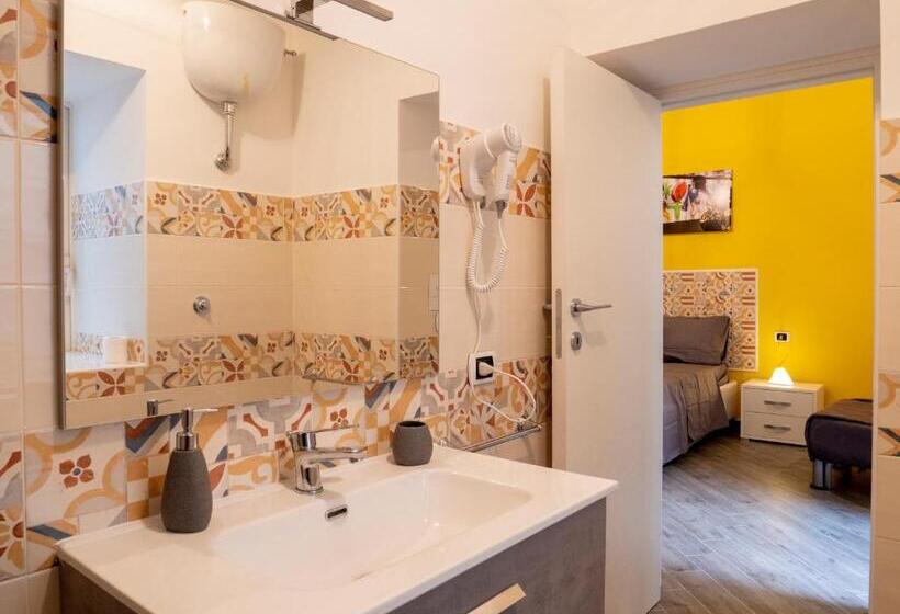 اتاق لوکس, B&b Cosmoneapolitan