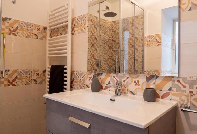 اتاق لوکس, B&b Cosmoneapolitan