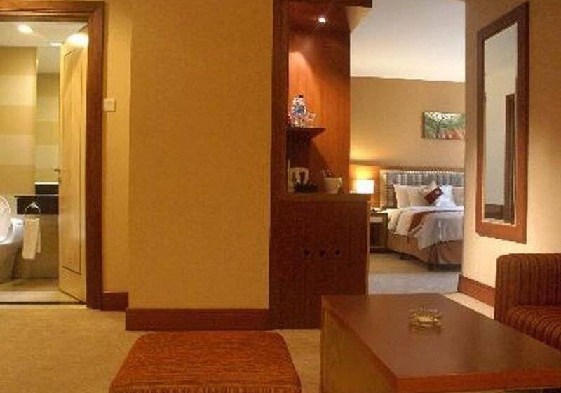 Suite with lake view, Aria Retreat & Spa   The Leading Hotels Of The World, Located Within Parco San Marco Resort