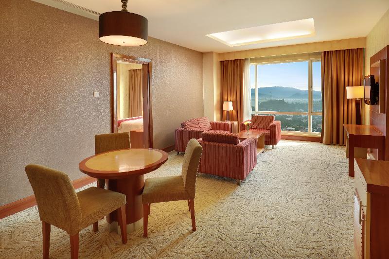 Suite with lake view, Aria Retreat & Spa   The Leading Hotels Of The World, Located Within Parco San Marco Resort