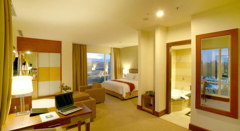 Suite with lake view, Aria Retreat & Spa   The Leading Hotels Of The World, Located Within Parco San Marco Resort