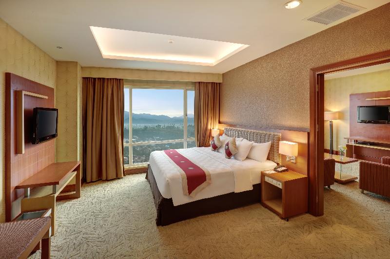 Suite with lake view, Aria Retreat & Spa   The Leading Hotels Of The World, Located Within Parco San Marco Resort