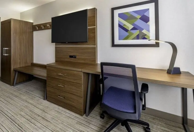 身障者適用スイートルーム, Holiday Inn Express Milwaukee West Allis By Ihg