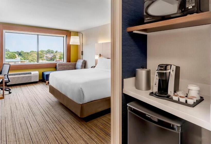 带大床的标准间, Holiday Inn Express Milwaukee West Allis By Ihg