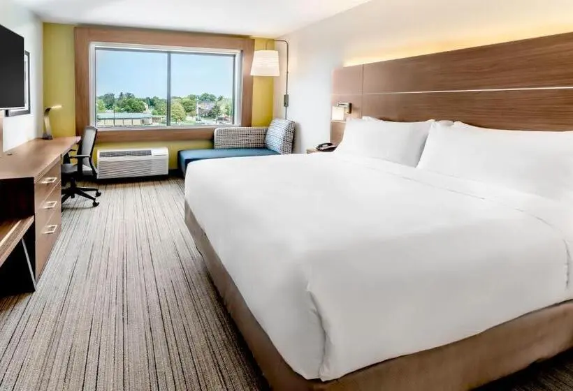 身障者適用キングサイズベッドルーム, Holiday Inn Express Milwaukee West Allis By Ihg