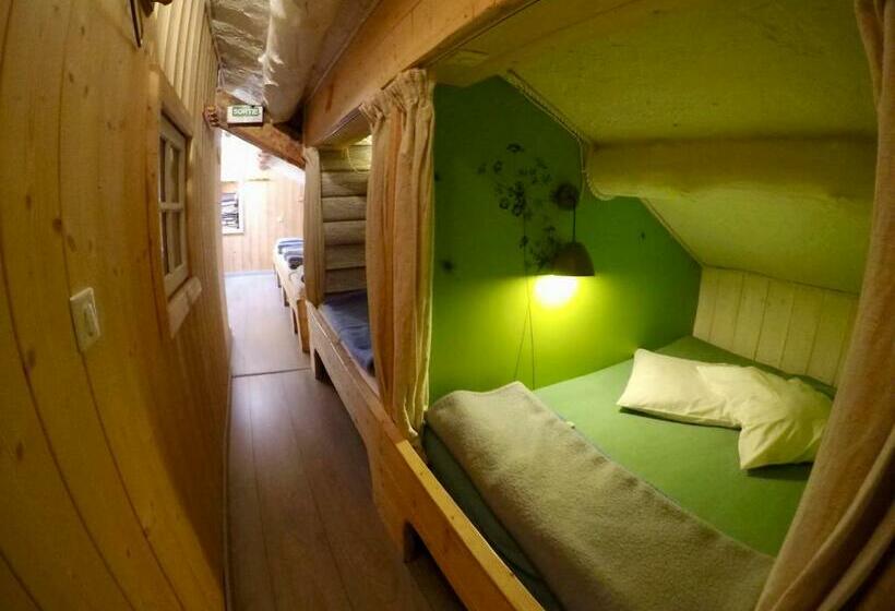 מיטה בחדר משותף, Relais Des Merveilles