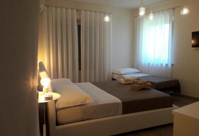 חדר סטנדרט לשלושה עם נוף לגינה, La Corte