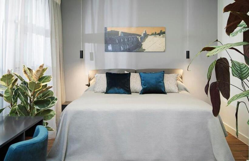 标准间, The Gem Society