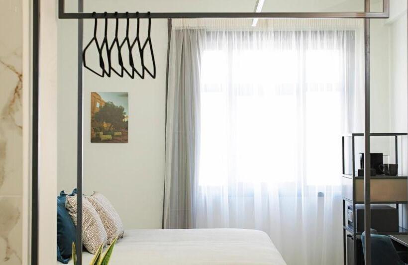 豪华房间, The Gem Society