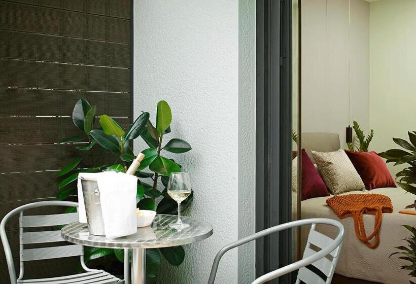 高级套房, The Gem Society