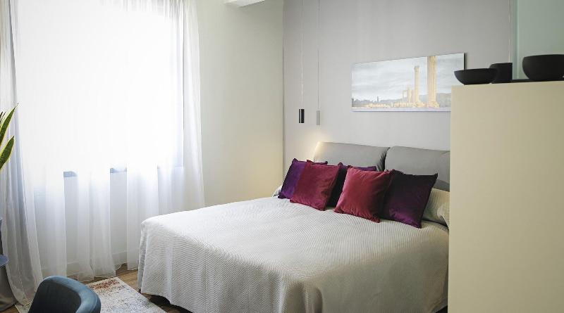 豪华房间, The Gem Society