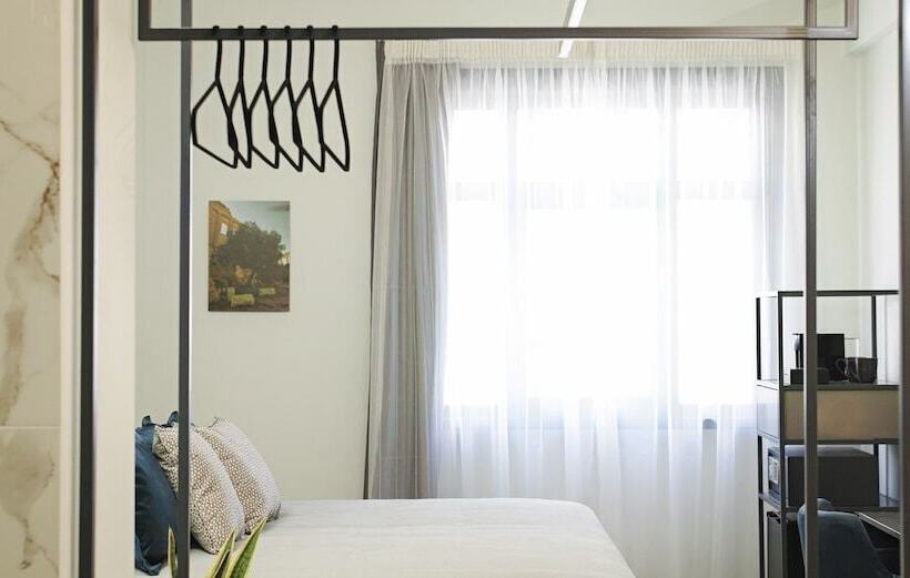 豪华房间, The Gem Society