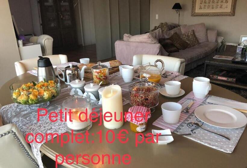 2 Bedroom Apartment with Views, Les Grimaldines   Maison D Hôtes