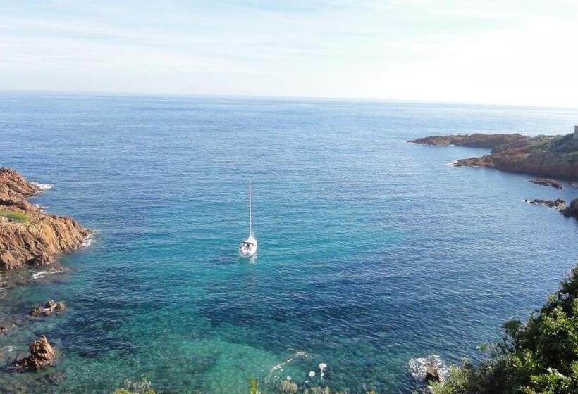 2 Bedroom Apartment with Views, Les Grimaldines   Maison D Hôtes