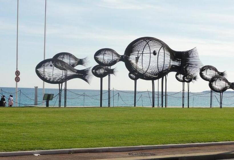 2 Bedroom Apartment with Views, Les Grimaldines   Maison D Hôtes