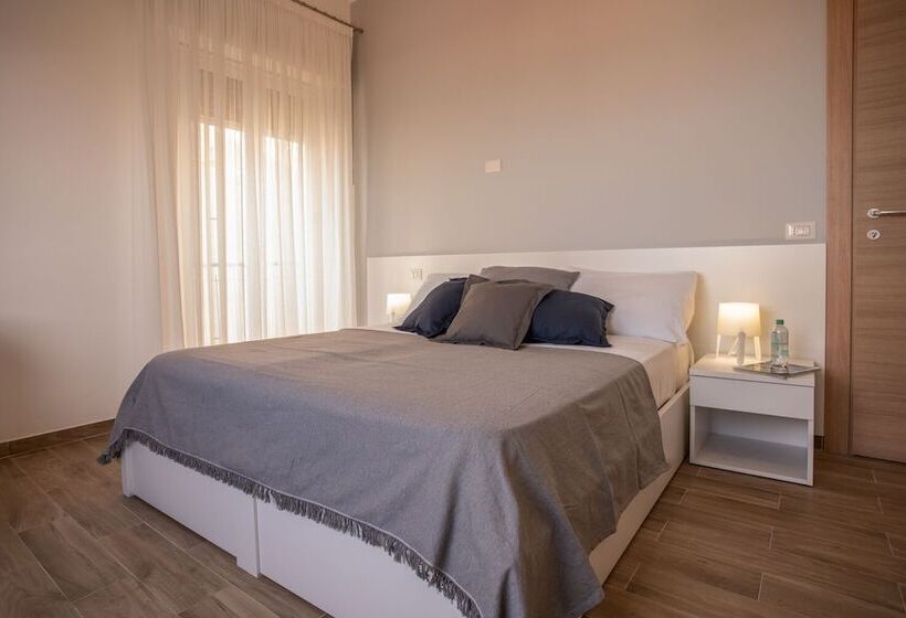 クイーンサイズベッドのスタンダードルーム, Seaview Rooms In The Center By Wonderful Italy