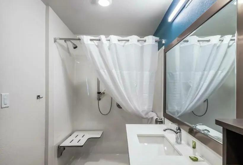 身障者適用スタンダードルーム, Woodspring Suites Chicago Addison