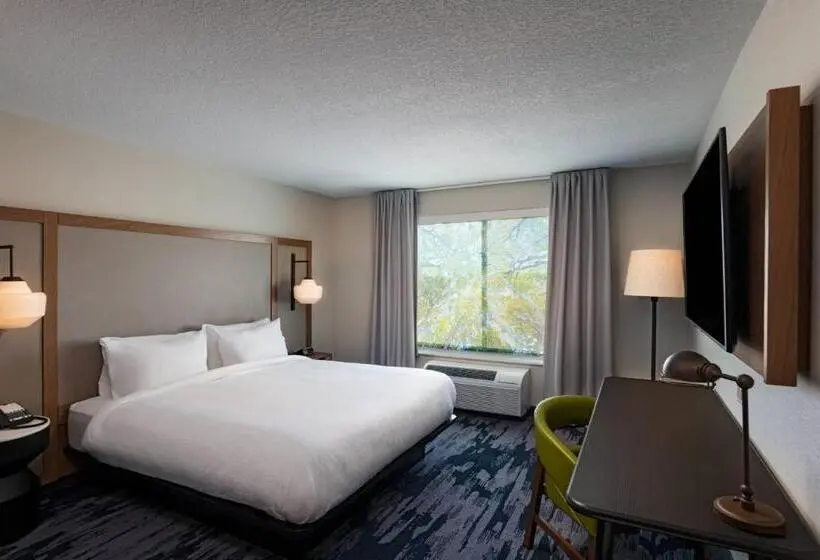 キングサイズベッドのスタンダードルーム, Fairfield Inn & Suites By Marriott Oskaloosa
