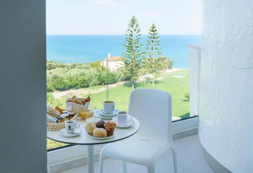スタンダードトリプルルーム, GH Rodi Resort