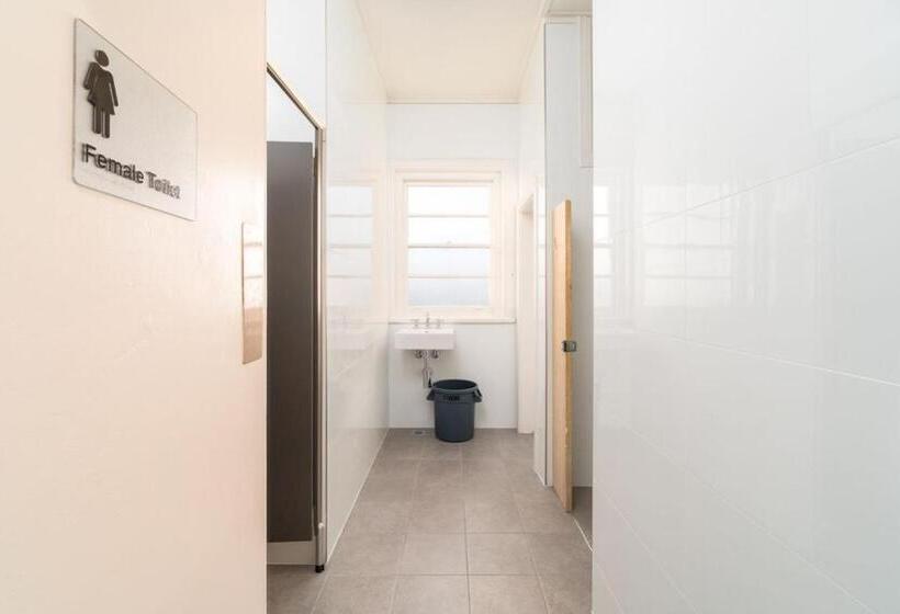 غرفة قياسية رباعية حمام مشترك, Sydney Junction