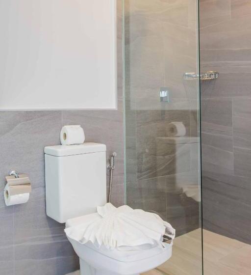 Huoneisto 1 Makuuhuone Allasnäkymä, Noon Village   Tower 2&3