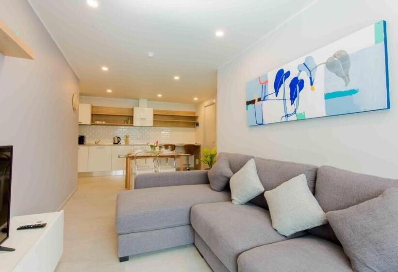 Huoneisto 1 Makuuhuone Allasnäkymä, Noon Village   Tower 2&3