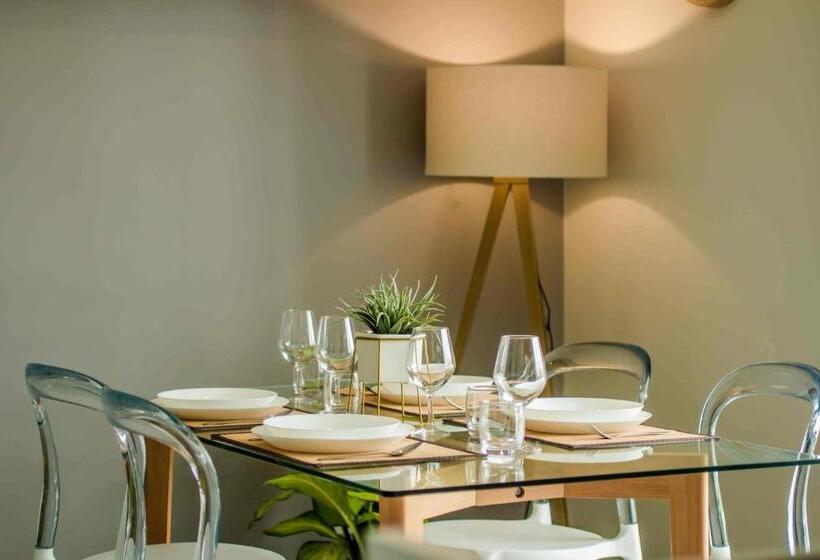 Huoneisto 1 Makuuhuone Terassi, Noon Village   Tower 2&3